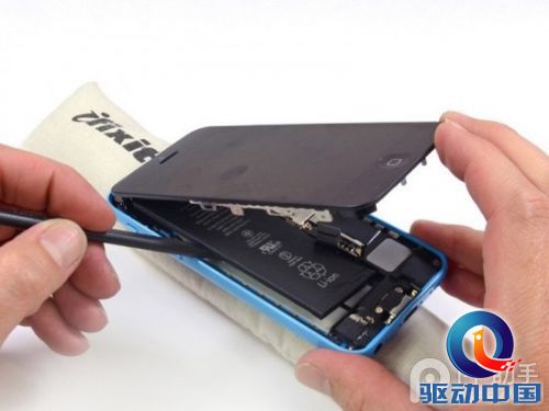 “不廉价”苹果iPhone5c拆机高清图赏