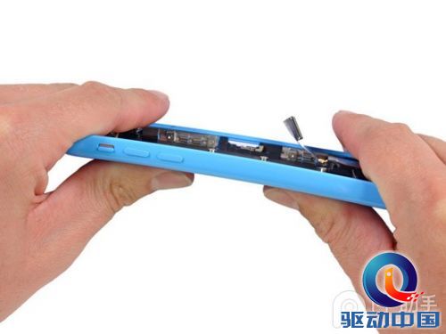 “不廉价”苹果iPhone5c拆机高清图赏