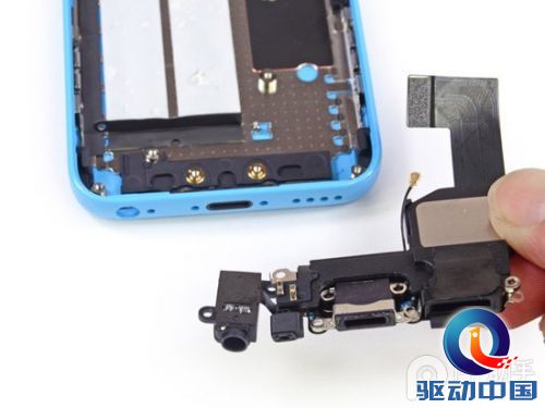 “不廉价”苹果iPhone5c拆机高清图赏