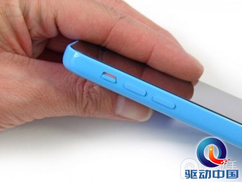“不廉价”苹果iPhone5c拆机高清图赏