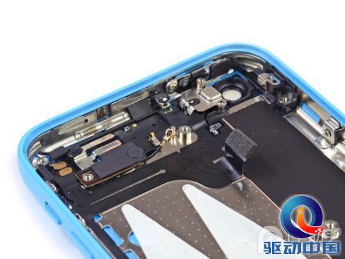 “不廉价”苹果iPhone5c拆机高清图赏