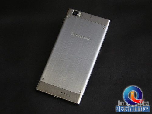 6.9mm精钢至薄机身 联想K900低价促销