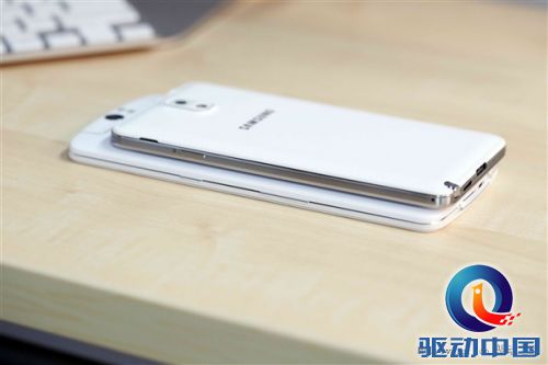 高清组图:OPPO N1比拼三星Galaxy Note 3