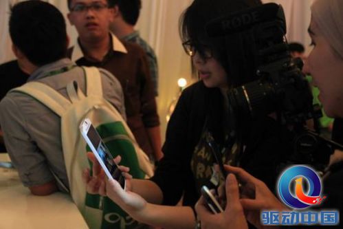 说明: 图2：现场体验.JPG