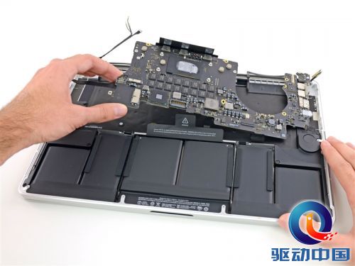 15寸视网膜新MacBook Pro拆解：噩梦重现