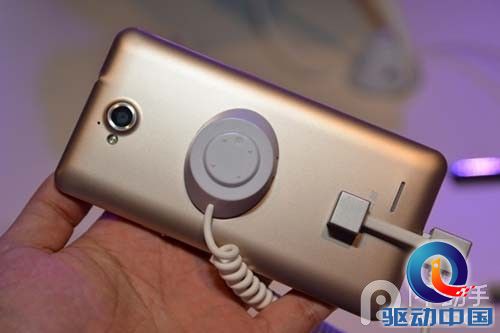 迅雷雷鸟手机新曝光 定价798打造低端土豪金