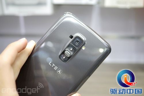 LG G Flex体验:曲面屏 压不坏 自动恢复正常(2)
