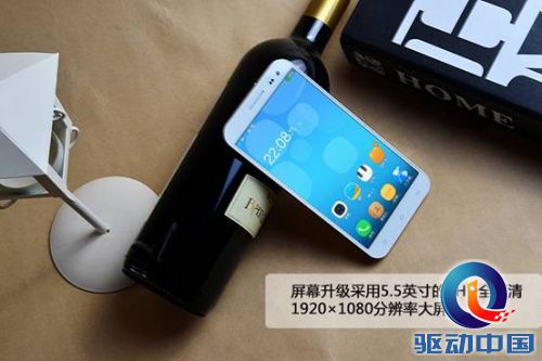 说明: C:\Documents and Settings\Administrator\桌面\真八核发烧级影音手机 卓普小黑2 开箱图赏\3.屏幕升级采用5.5英寸的FHD全高清1920×1080分辨率大屏-3.jpg