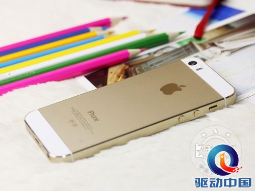 64位架构的全新A7处理器 土豪金5s抢购