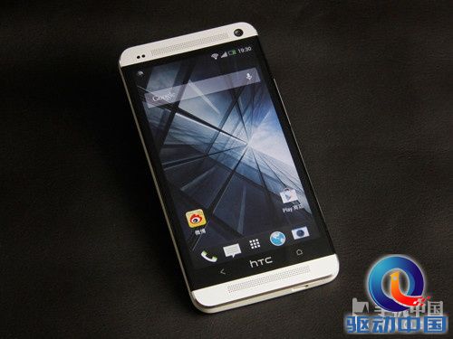 金属旗舰双待强机 HTC 802d欲破三千元