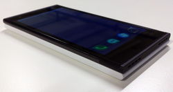 世界首台Jolla手机详评：MeeGo重生 前景光明