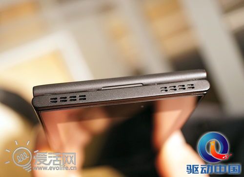 世界首台Jolla手机详评:MeeGo重生 前景光明