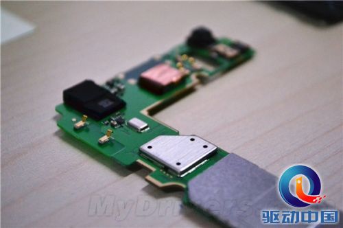 到底做工如何？798元荣耀3C真机大拆解