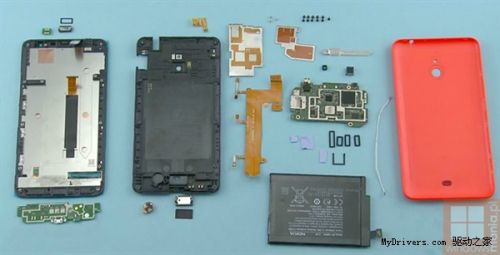诺基亚6寸Lumia 1320拆解照:做工精细