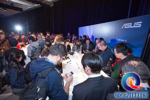 华硕全新智能手机ZenFone火爆亮相CES 2014