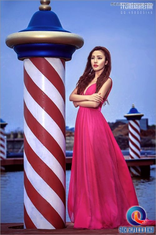 Photoshop调出外景婚片质感的铜色效果,PS教程,思缘教程网