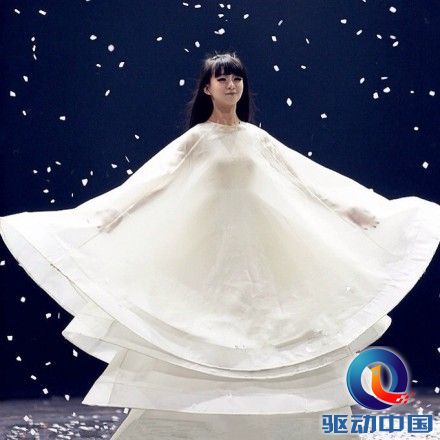 小彩旗被封新生代女神 网友狂点赞:心都酥了
