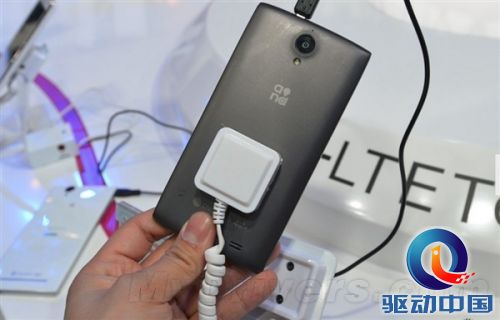 中移动自主4G智能机:5寸/高通四核/999元
