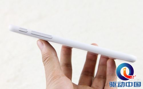 直挑iPhone 5c 巨屏HTC Desire 816评测第7张图