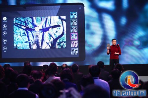 3-联想集团中国区Think事业部总经理赵泓发布New X1 Carbon和ThinkPad 8两款产品