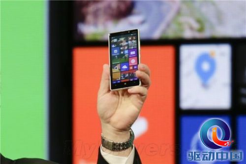 诺基亚正式发布WP8.1旗舰手机Lumia 930