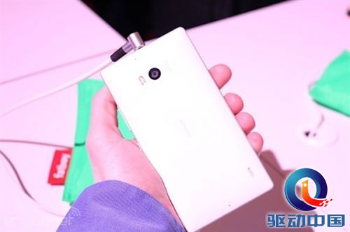 诺基亚5寸新旗舰Lumia 930真机抢鲜看:完美