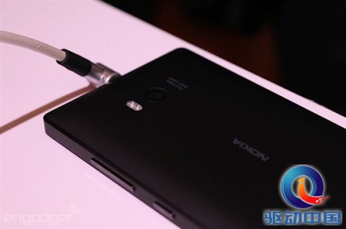 诺基亚5寸新旗舰Lumia 930真机抢鲜看:完美