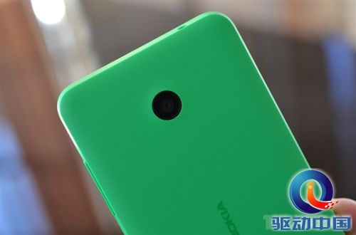 组图：首款双卡双待Lumia手机就长这样