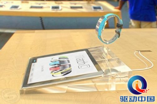 苹果零售店惊现“iWatch”