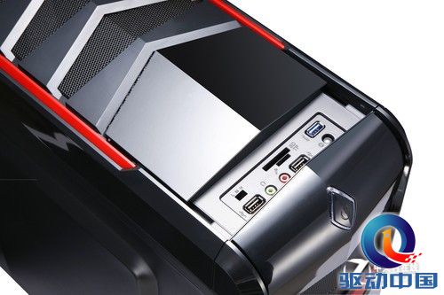 空战苍穹冲破天 战机C机箱更多细节曝光