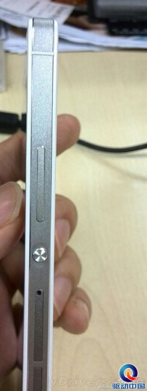 华为新旗舰完全曝光:放大版iPhone 4?