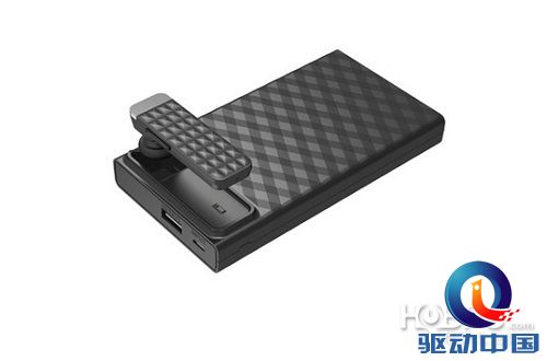 配件最牛组合 蓝牙耳机+移动电源高调亮相