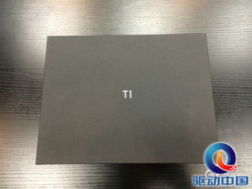 锤子手机真机图赏:质感很像iPhone 4