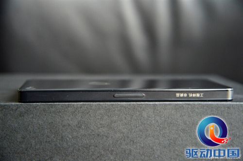 美不美?锤子手机T1详细开箱图赏