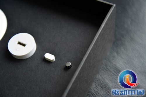 美不美?锤子手机T1详细开箱图赏