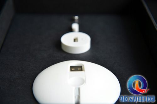 美不美?锤子手机T1详细开箱图赏