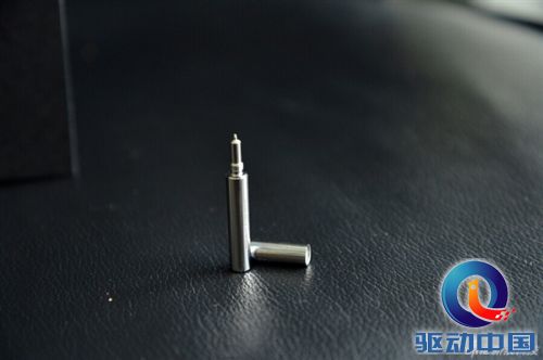 美不美?锤子手机T1详细开箱图赏