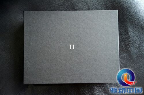 美不美?锤子手机T1详细开箱图赏