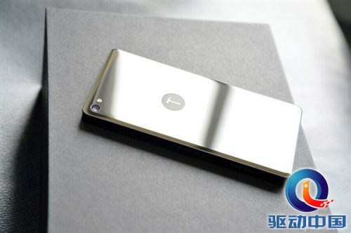 美不美?锤子手机T1详细开箱图赏
