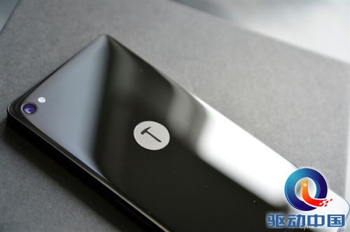 美不美?锤子手机T1详细开箱图赏