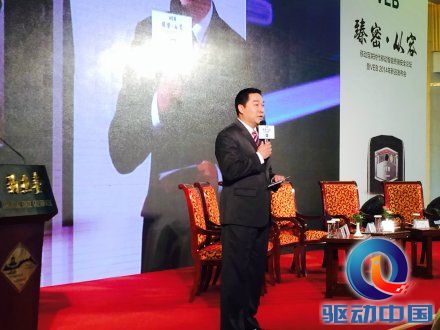 a7449c36jw1egrp03mcxlj21kw16o127