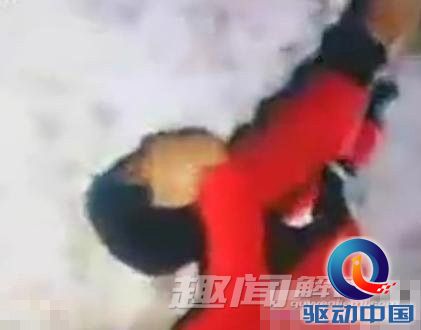 2009年重庆红衣男孩事件