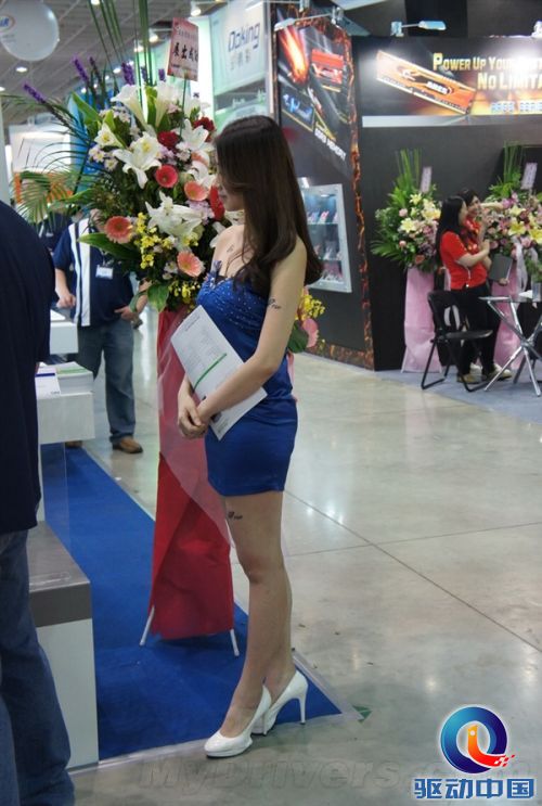 深夜福利：台北电脑展上的清凉妹子们