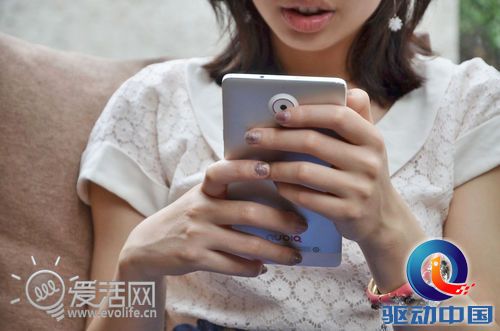 【爱活3000问】比手还大的nubia X6如何玩自拍