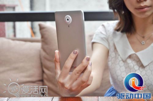 【爱活3000问】比手还大的nubia X6如何玩自拍