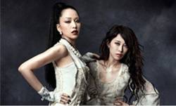 说明: I:\索尼让FIFA世界杯更精彩\中岛美嘉和加藤米莉亚合作单曲“战斗机”.jpg