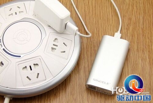 容量适中 西诺新款sino 5200移动电源亮相