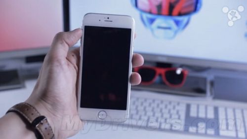 运行iOS 8!iPhone 6“开机”了
