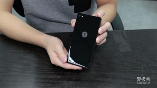 逼格怎么样?锤子手机量产版开箱视频