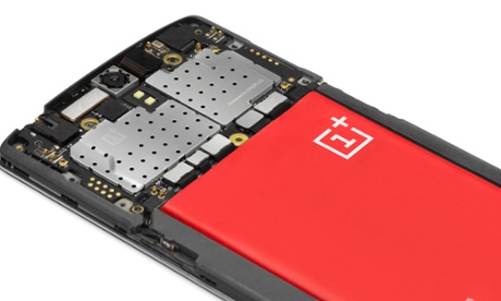 说明: OnePlus One phone - back cover off